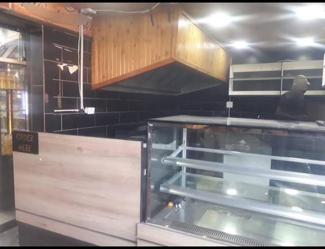 1,400M² BUSINESS FOR SALE IN RUSTENBURG CENTRAL